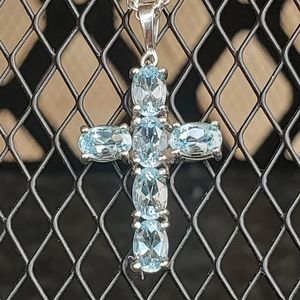 10 KT W. Gold Aquamarine Cross Pendant